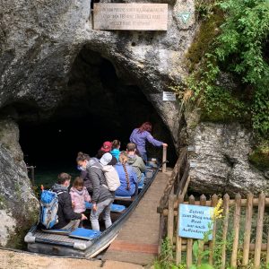 Mit dem Boot in die Wimsener Höhle